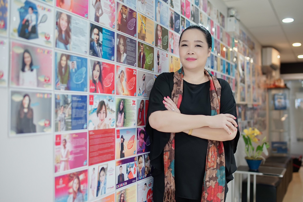 ครูจ๊ะ Crewsclub (Photolista studio)